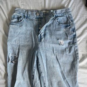 Pacsun high rise straight jeans with distressed holes. Size 28 and high rise.